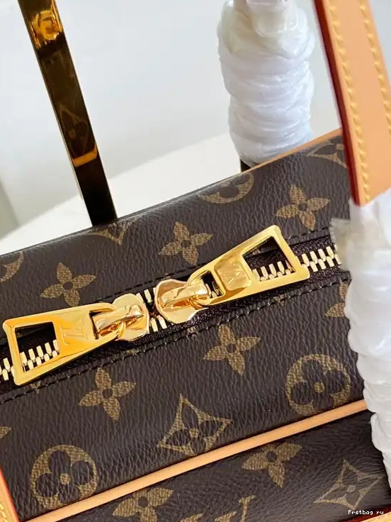 First bag ru LOUIS CITE VUITTON 0617